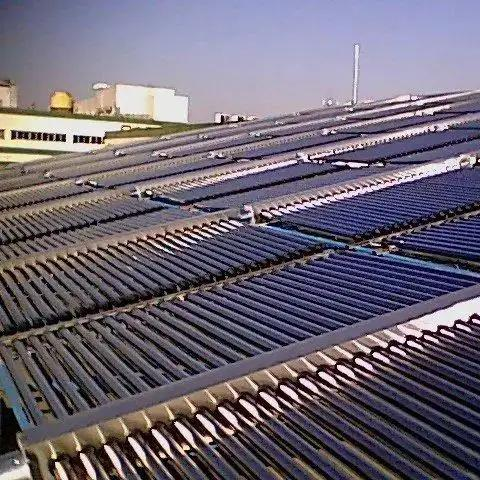 2024欧洲杯五大联赛集成太阳能陶瓷厂集中供热热水系统装置
